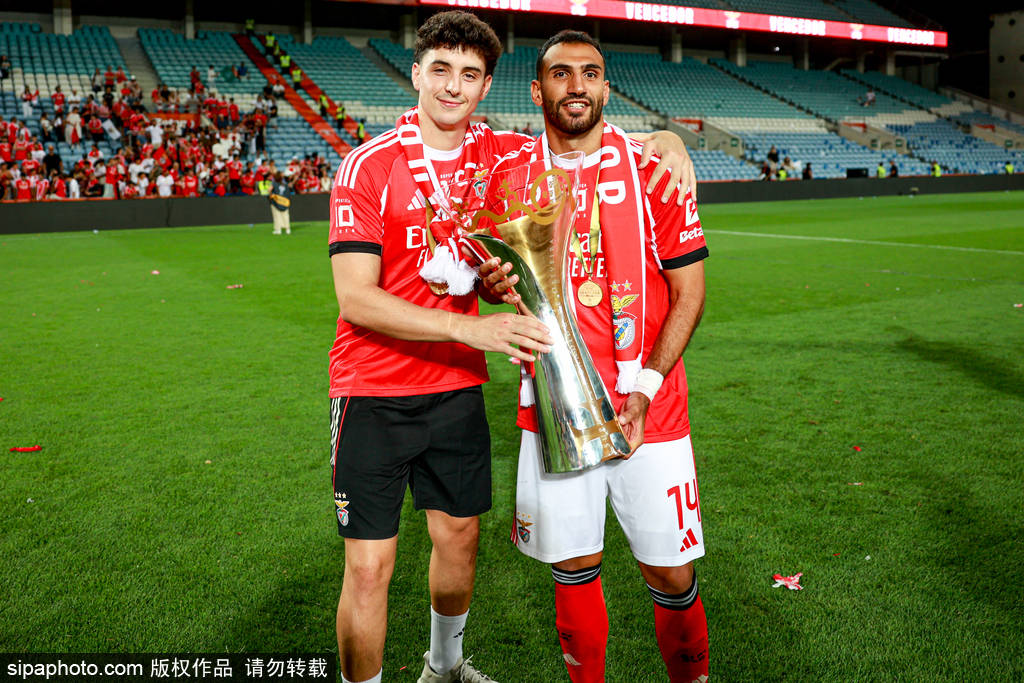 如何注册皇冠足球代理_曼联引援新动向：若无法签下塞斯科如何注册皇冠足球代理，阿格霍瓦与帕夫利季斯成替代人选！