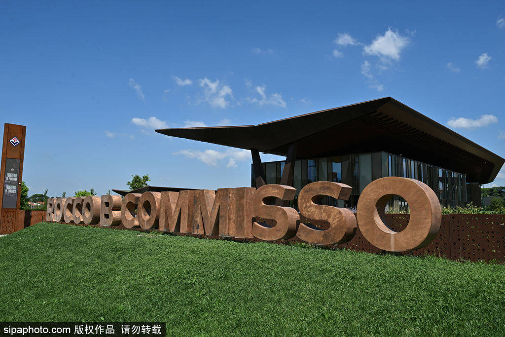 皇冠信用網可以占几成_穆里尼奥的转会新目标：费内巴切对奥卡福的追逐