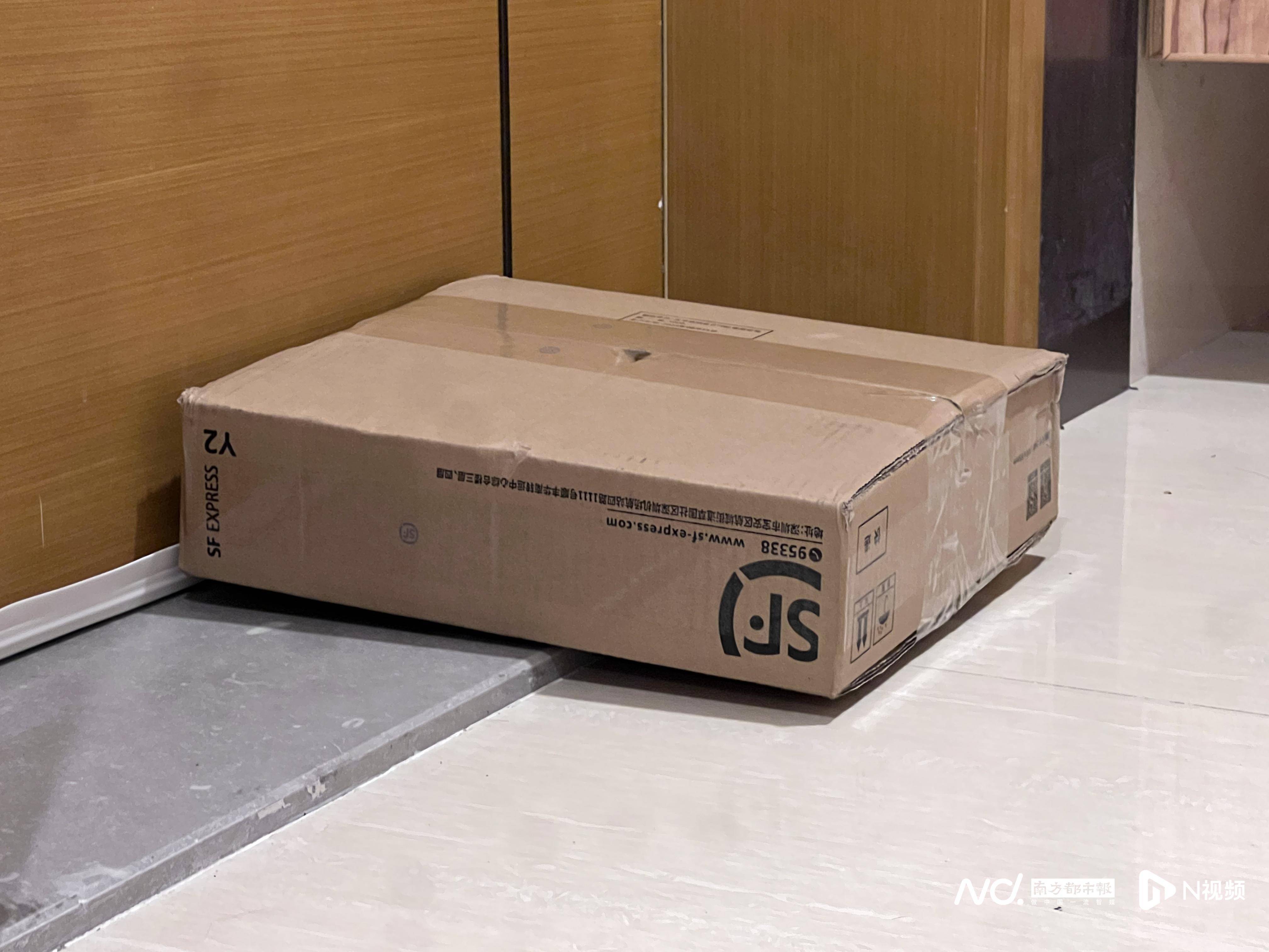 如何申请到皇冠信用_佛山官宣解除“五停”后两小时内如何申请到皇冠信用，我们在街头看见