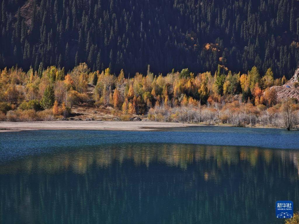 皇冠公司的代理怎么拿_哈萨克斯坦:伊塞克峡谷和伊塞克湖的秋日画卷