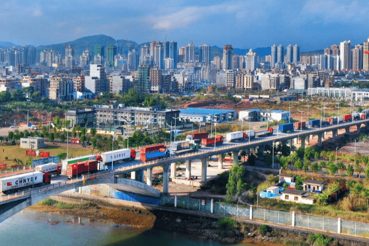 皇冠信用網代理如何申请
_广西东兴国企总经理被指“出轨抓现行”皇冠信用網代理如何申请
，已免职！9月曾现身