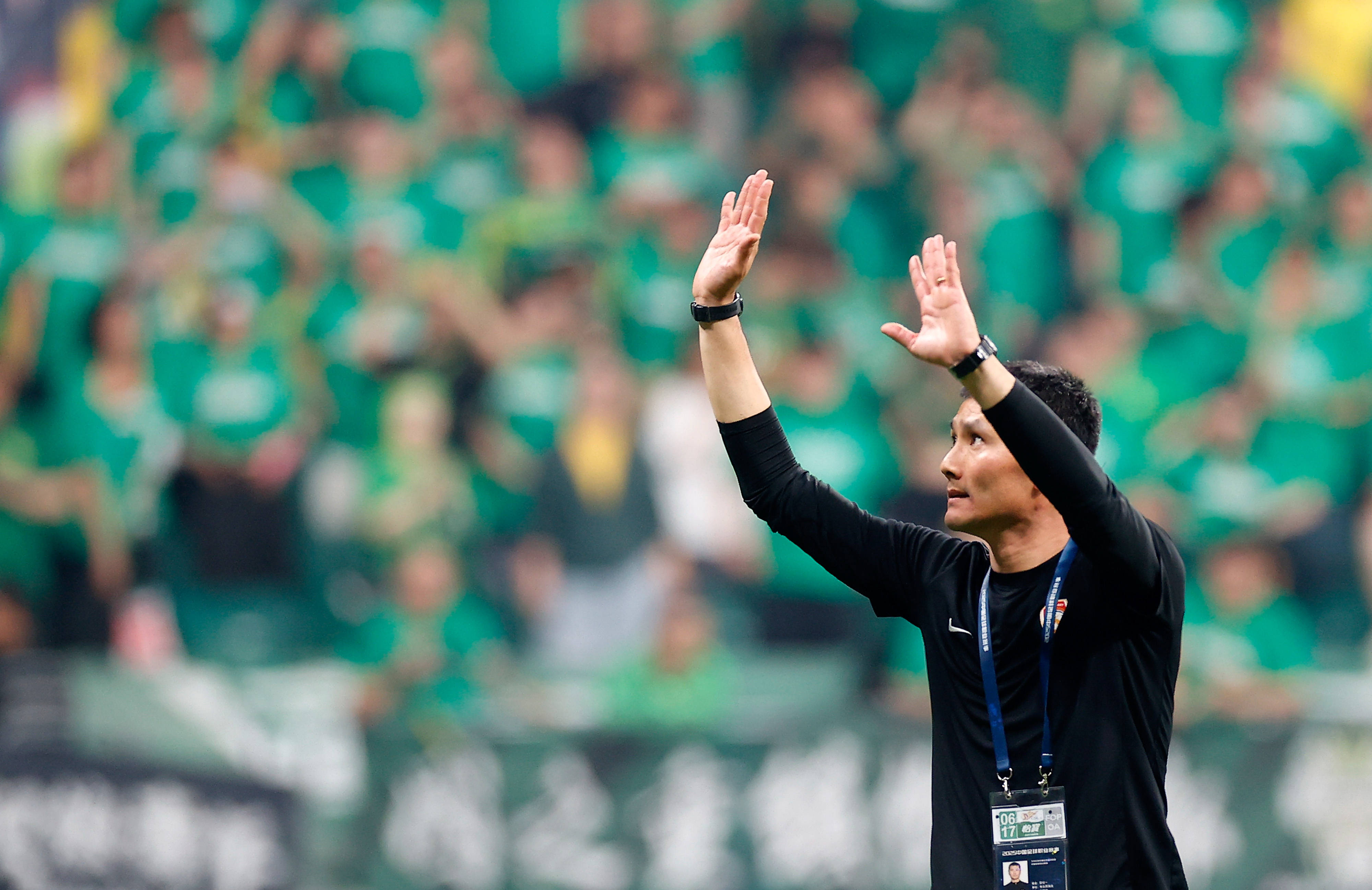 利物浦 vS 皇家马德里
_足协官方：邵佳一出任中国男足国家队新任主教练