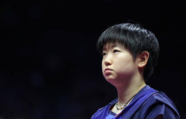 皇冠信用开户
_再次与女单冠军擦肩皇冠信用开户
,孙颖莎难掩失落,王曼昱说“彼此更强了” 道尽英雄相惜