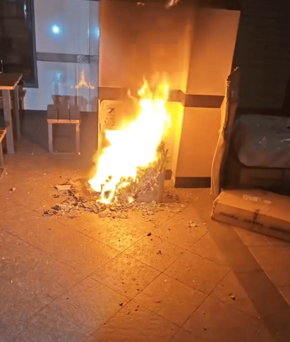 皇冠信用网登2登3_外卖小哥为救火订单超时被扣分皇冠信用网登2登3,4次申诉均被驳回,平台回应:扣分已免并给予表彰奖励