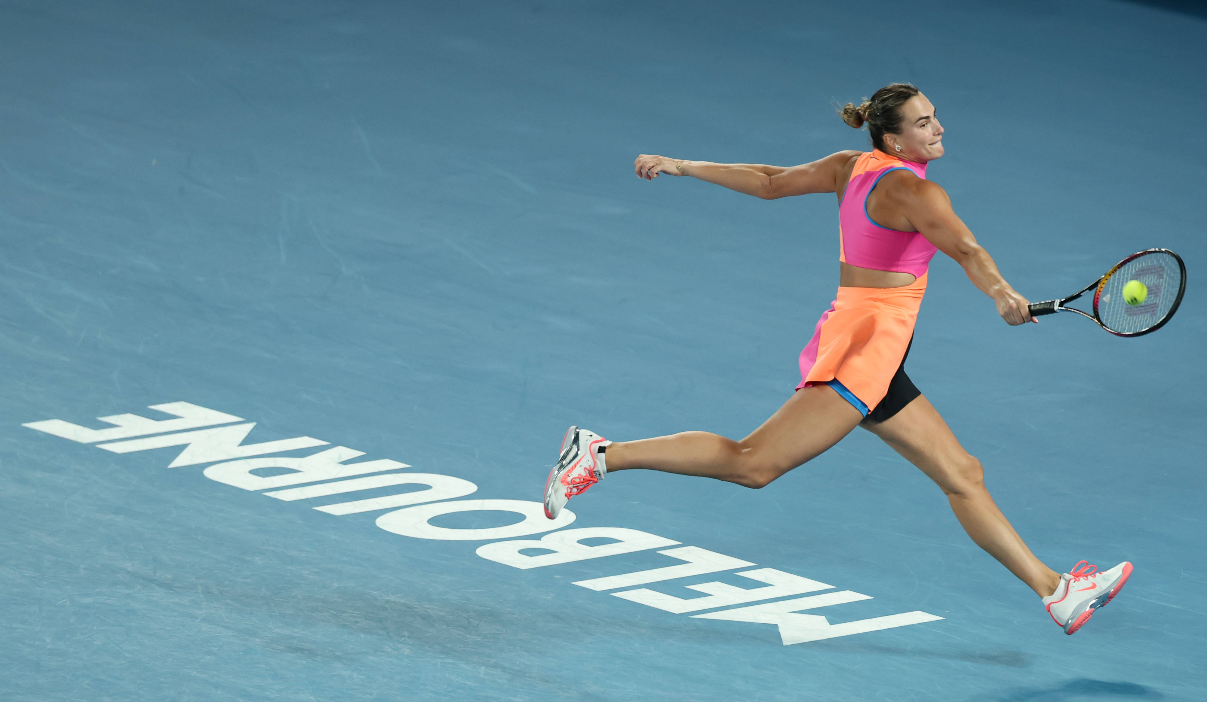 皇冠信用网出租足球_（体育）网球——澳网女单决赛：莱巴金娜对阵萨巴伦卡