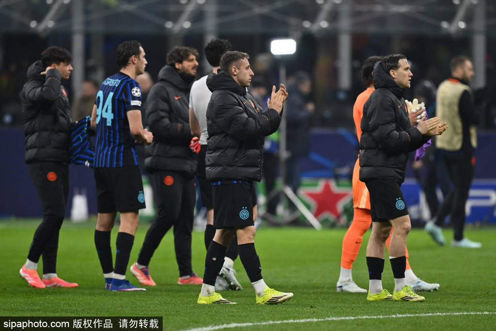 世界杯皇冠代理平台_热身赛半场：山东泰山0-5上海申花世界杯皇冠代理平台！拉唐帽子戏法背后的战术解读与未来展望