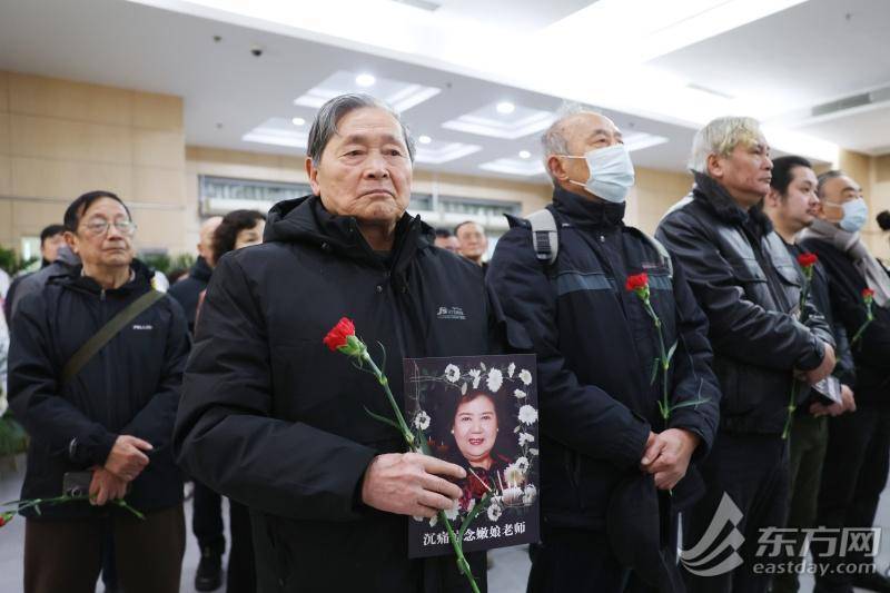 皇冠代理联系方式
_上海市民送别百岁嫩娘:从艺八十载皇冠代理联系方式
,最后一次红装谢幕 | 组图