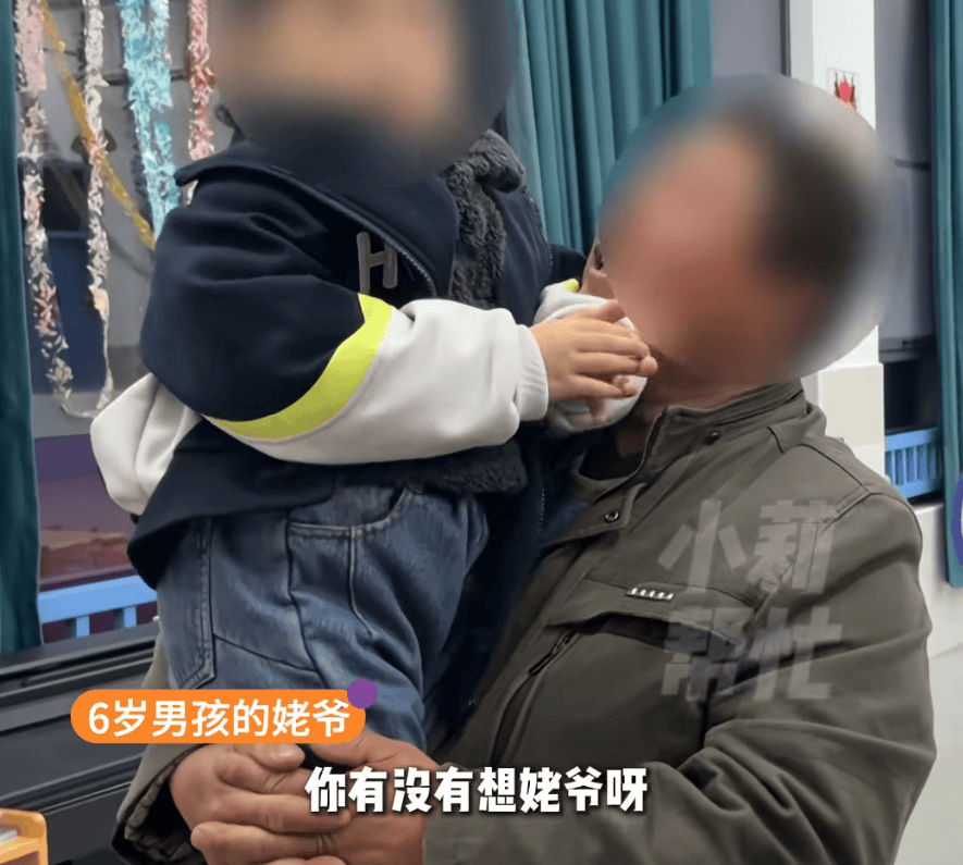怎么申请皇冠信用网_河南6岁男童被25岁妈妈“遗忘”酒店半月!酒店工作人员自发当起“临时妈妈”怎么申请皇冠信用网,妈妈终于现身,孩子紧抱不愿松手!网友:希望以后被善待