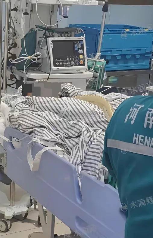 皇冠代理登录地址_河南13岁被锁喉男孩赴京治疗后已脱离生命危险皇冠代理登录地址,拉绳老人已被采取刑事强制措施