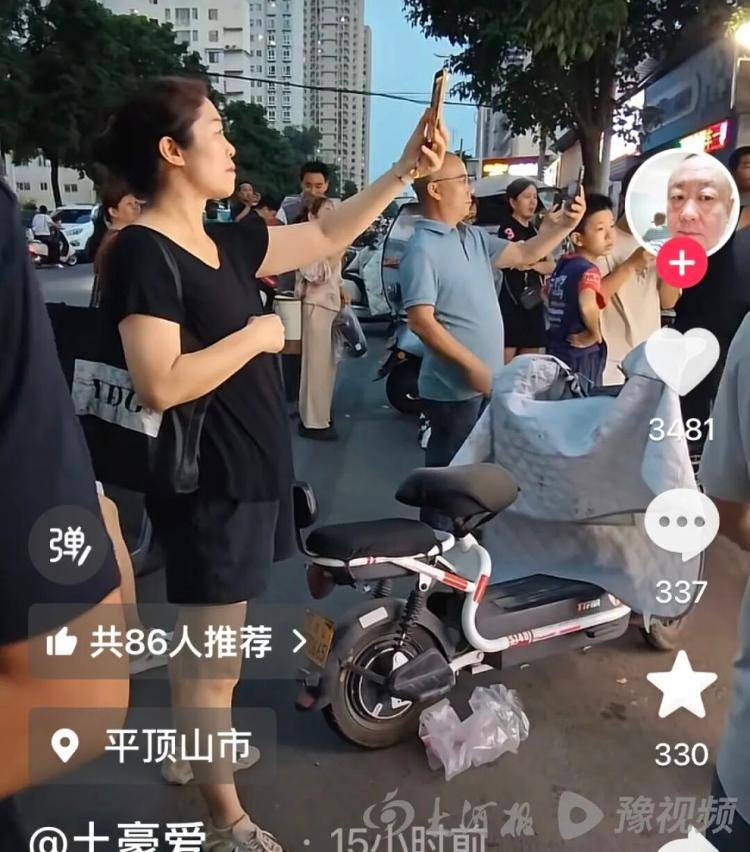 皇冠信用网_河南一烧烤摊主因五官轮廓、神态气质酷似张雪峰走红