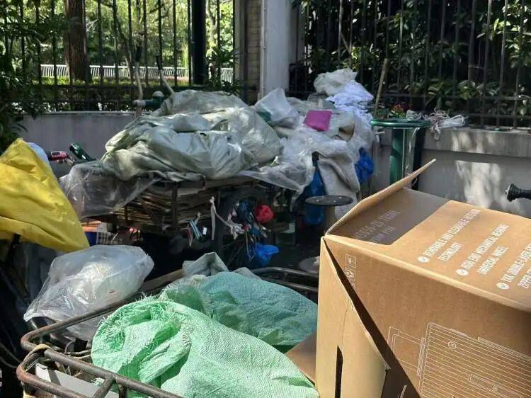 皇冠信用网会员账号_上海一对夫妻让小区居民不堪其扰!“十余年了皇冠信用网会员账号,这种苦日子看不到尽头”