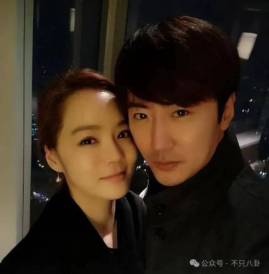 皇冠信用出租代理_离婚6年后他谈了个小十几岁的新女友？前妻坦言不介意他新恋情皇冠信用出租代理。