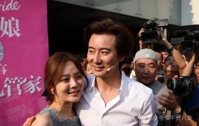 皇冠信用出租代理_离婚6年后他谈了个小十几岁的新女友？前妻坦言不介意他新恋情皇冠信用出租代理。