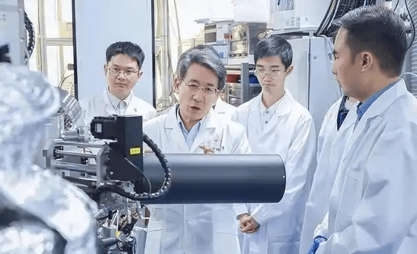 皇冠登3平台出租
_美国赶走大批的中国科学家后皇冠登3平台出租
,又聘用了印度专家,如今结果咋样?